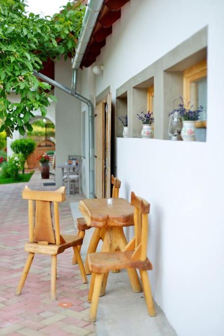 Levendula Vendeghaz Lovas Villa Exterior photo